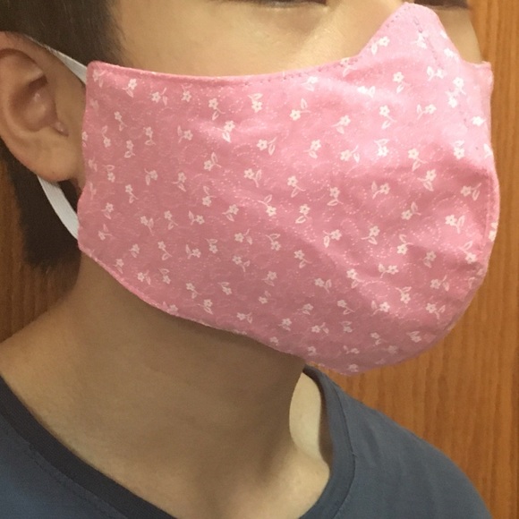 Daisies on Bright Pink: quality cotton face mask - Picture 7 of 8